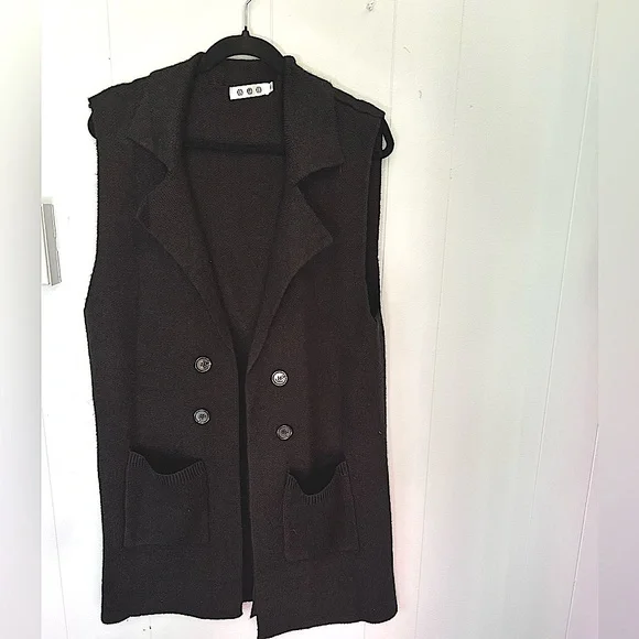 NWOT Black Sleeveless Knit Vest with Button Decor & Pockets Size XL - Picture 5 of 10